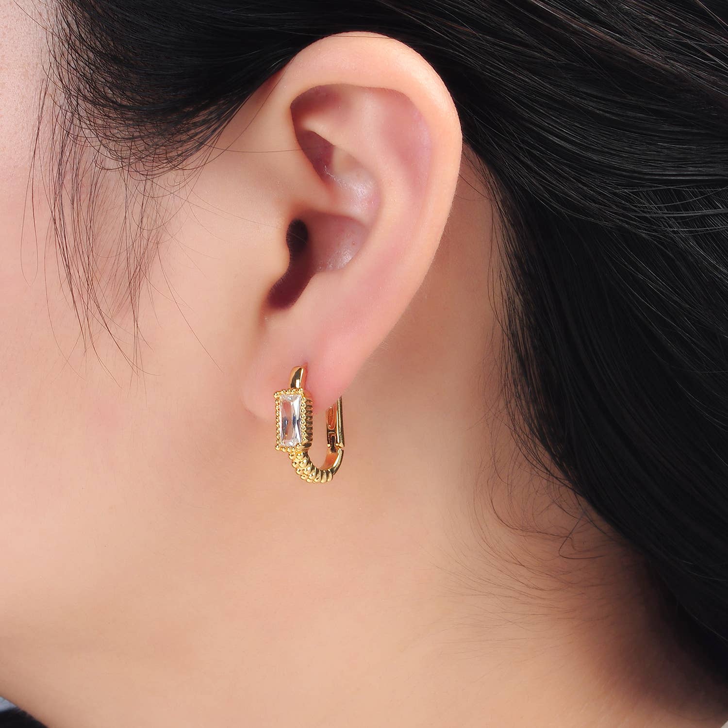 24K Gold Filled Baguette Oblong Huggie Hoop Earrings | T-093